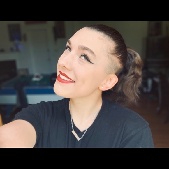 Meet your Posher, Kirsten - Picture 2 of 3